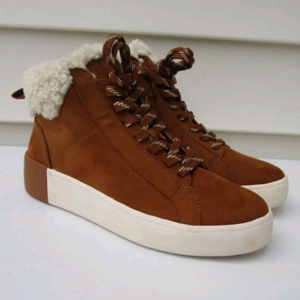 BRAND NEW TIME AND TRU Women's COGNAC BROWN KAIA HIGH TOP FAUX SHEARLING WOMEN"S